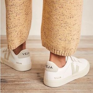 Veja Recife Chrome-Free Leather Sneaker Extra White/Natural 41EU/10US New in Box